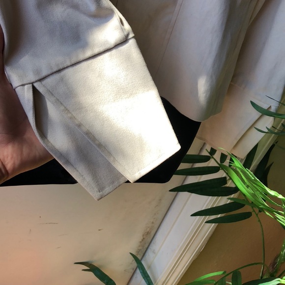 Beautiful cream blazer jacket - Picture 6 of 7